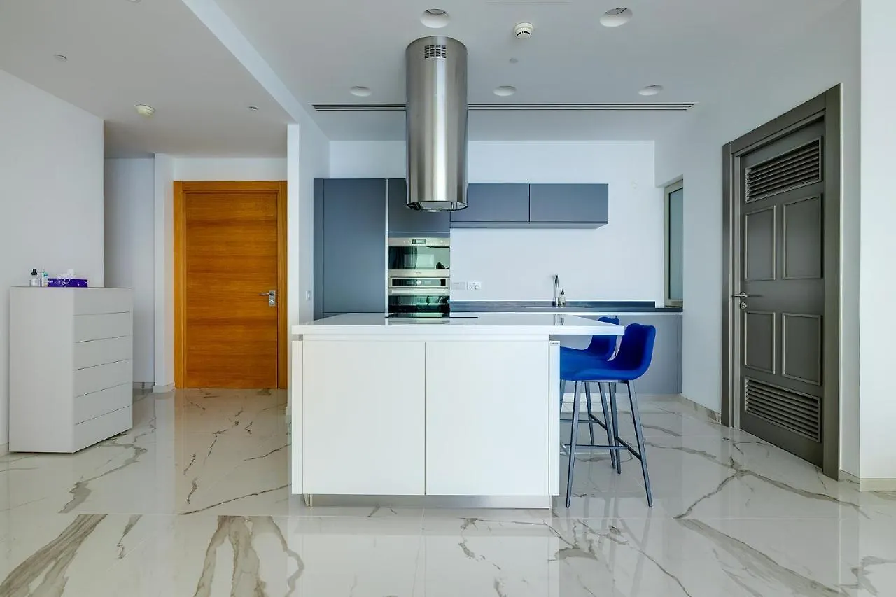Super Luxury Apartment In Tigne Point, Amazing Sea Views Sliema