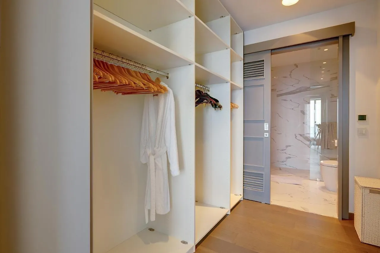 Super Luxury Apartment In Tigne Point, Amazing Sea Views Sliema 0*,  Malta