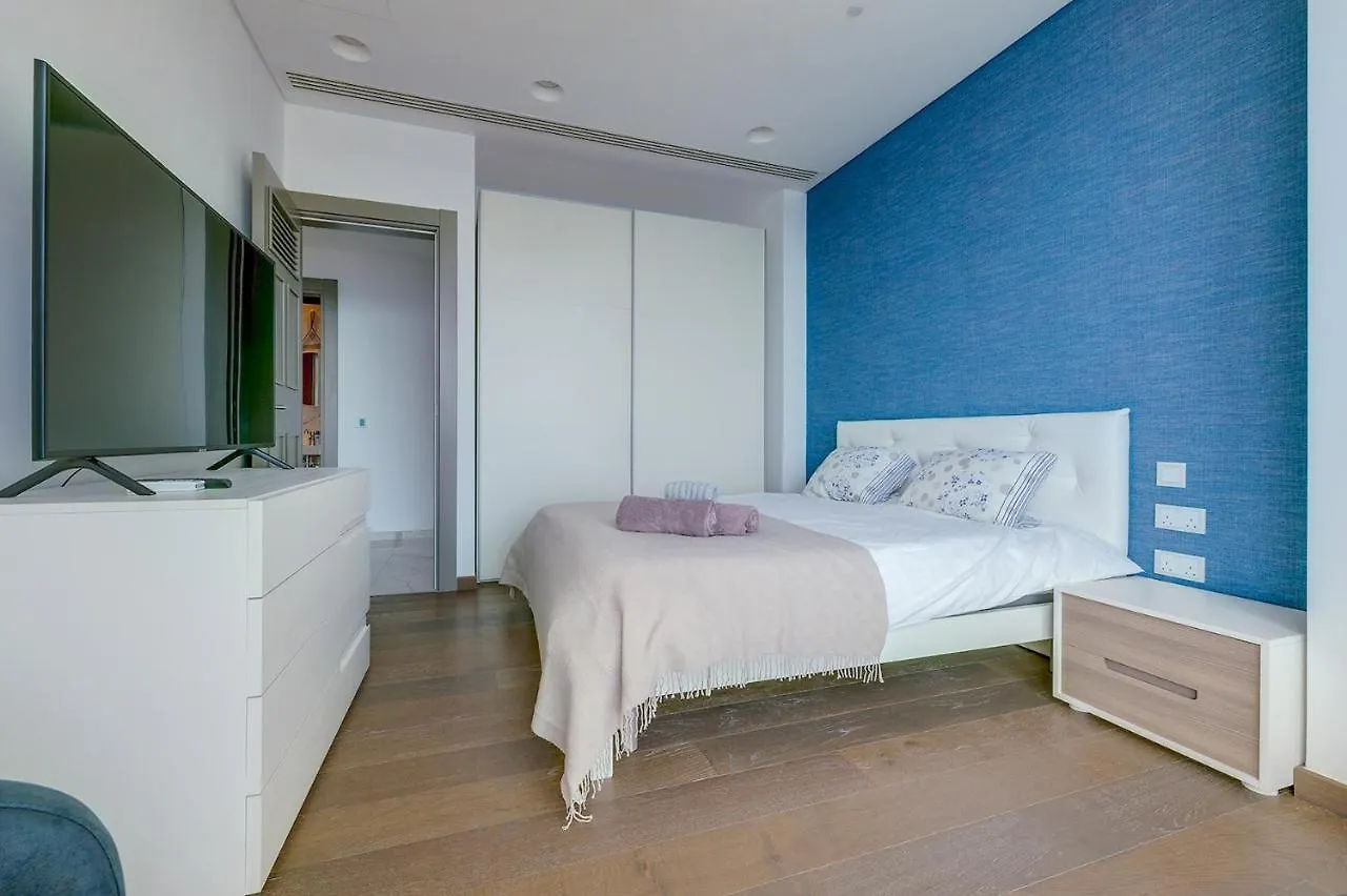 Super Luxury Apartment In Tigne Point, Amazing Sea Views Sliema