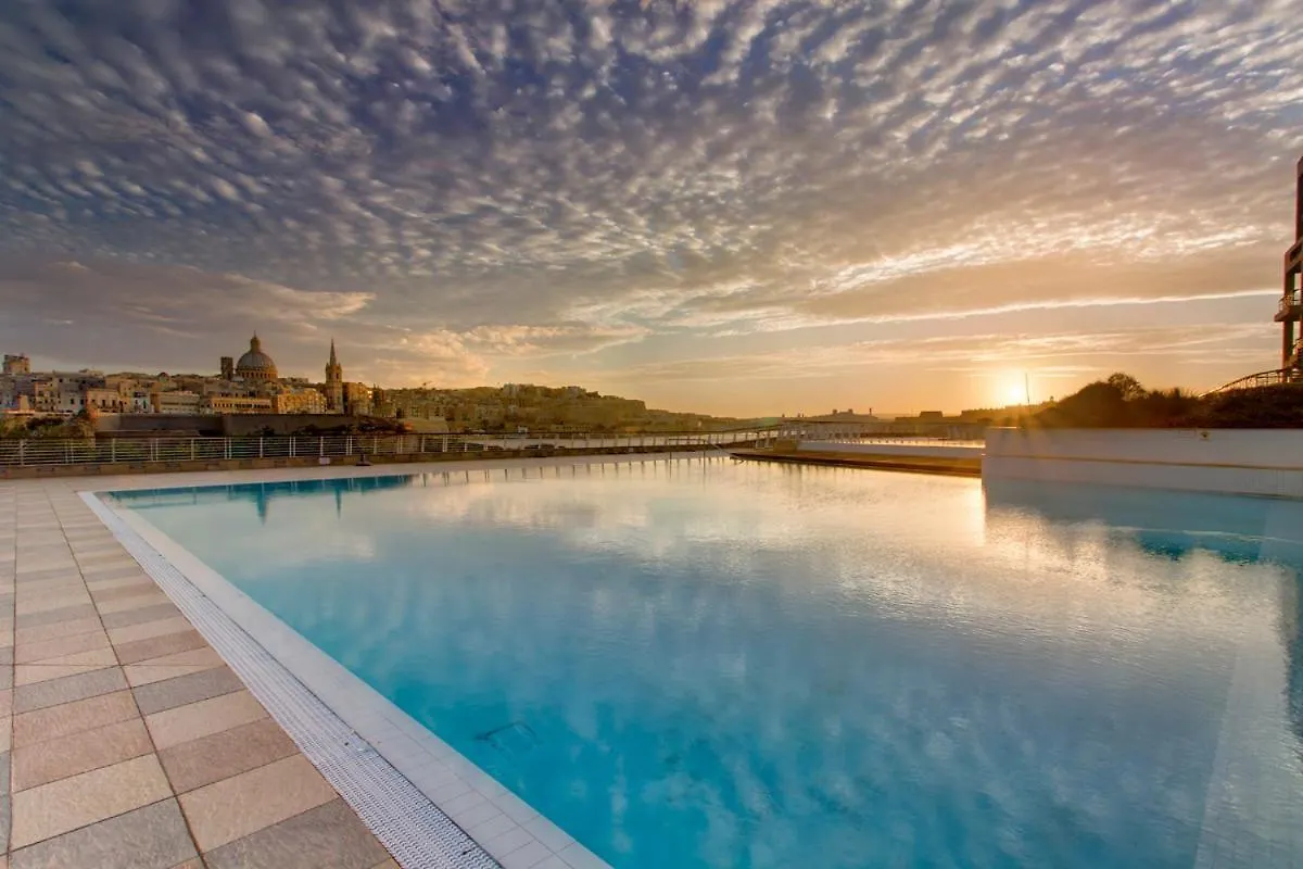 Super Luxury Apartment In Tigne Point, Amazing Sea Views Sliema