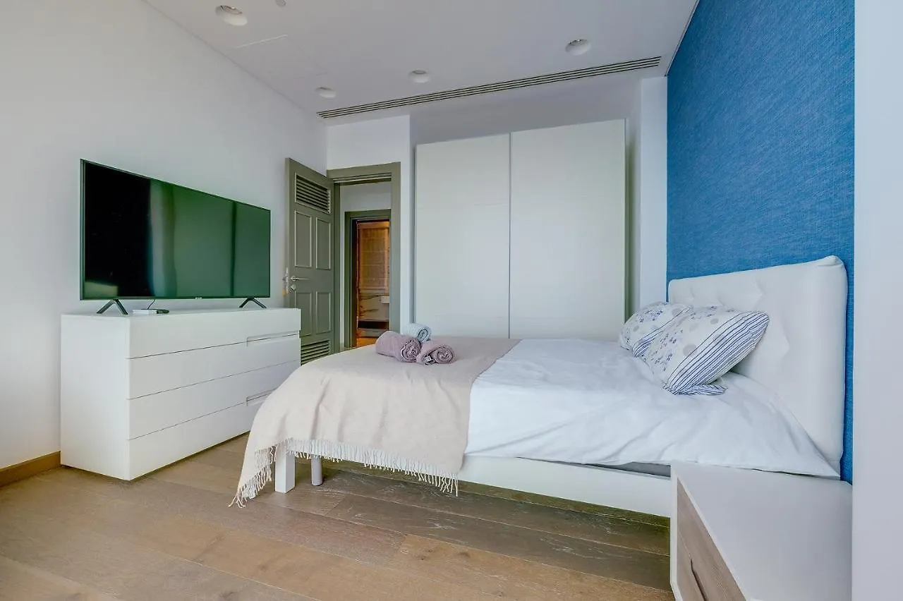 Super Luxury Apartment In Tigne Point, Amazing Sea Views Sliema