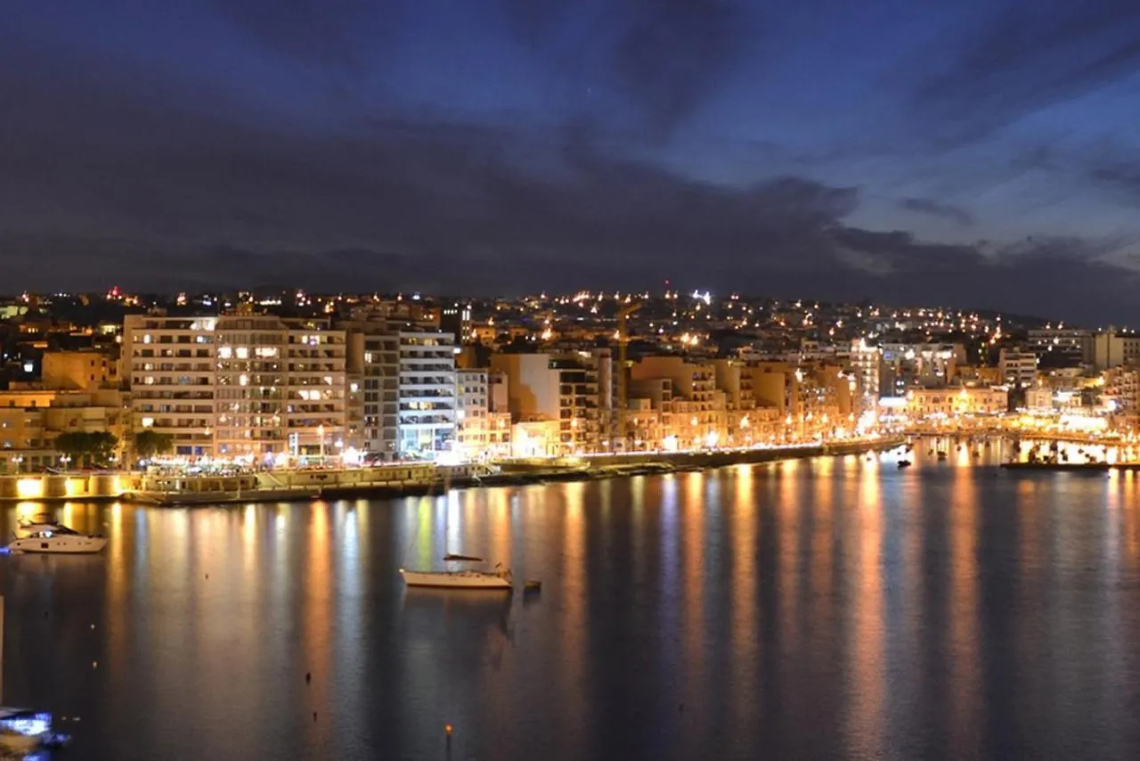 Super Luxury Apartment In Tigne Point, Amazing Sea Views Sliema